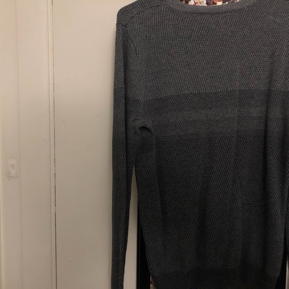 Marc Anthony Sweater - Picture 3 of 3